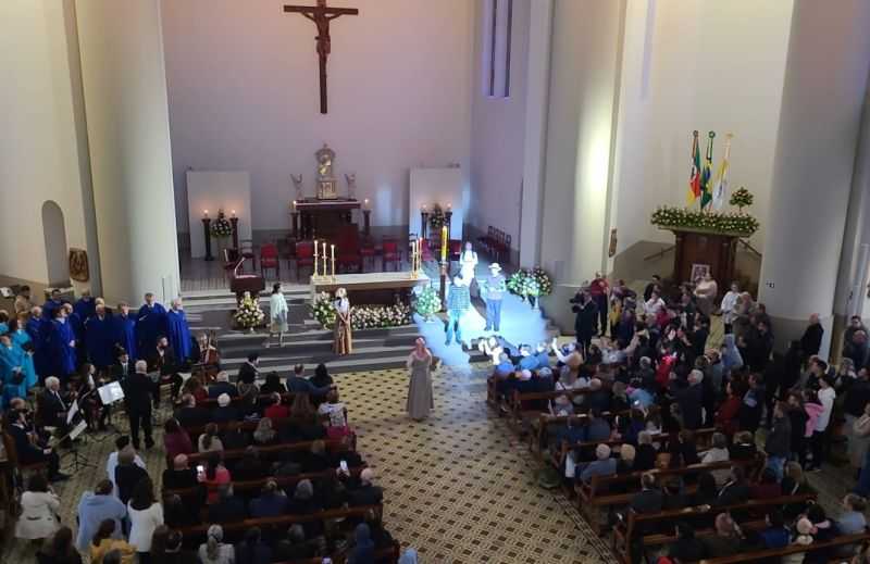 Foto de capa da notícia Fé, esperança e devoção marcam o encerramento da 146ª Romaria de Caravaggio