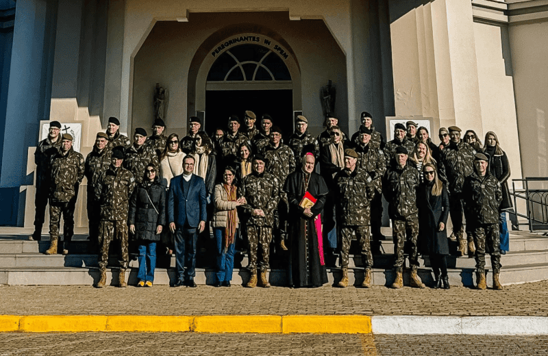 Foto de capa da notícia Santuário de Caravaggio recebe visita de generais do Exército Brasileiro