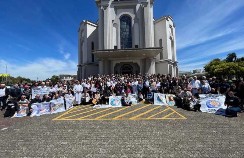 Foto de capa da notícia Movimento de Cursilhos da Diocese de Caxias do Sul realiza peregrinação do Ano Santo no Santuário de Caravaggio