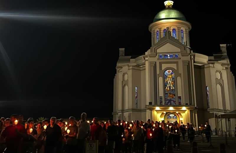Foto de capa da notícia Santuário de Caravaggio viverá noite de fé com Procissão das Velas na 146ª Romaria