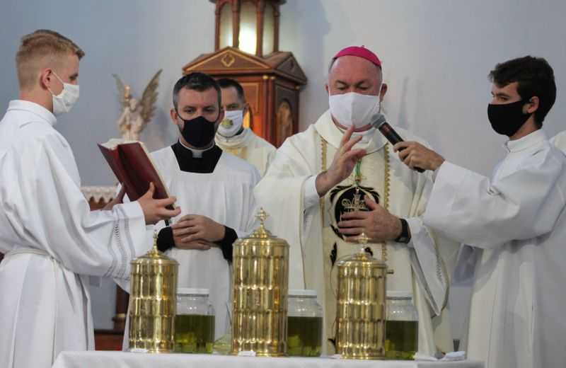 Foto de capa da notícia Missa do Crisma com a bênção dos Santos Óleos será na Quinta-feira Santa, em Caravaggio